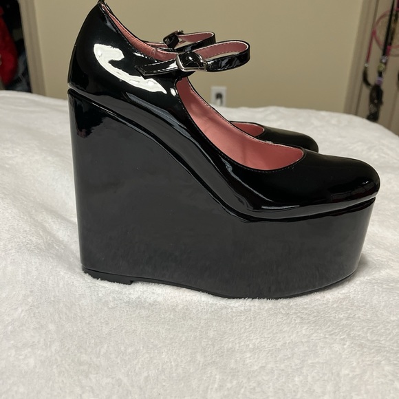 DollsKill Platforms - Picture 3 of 4